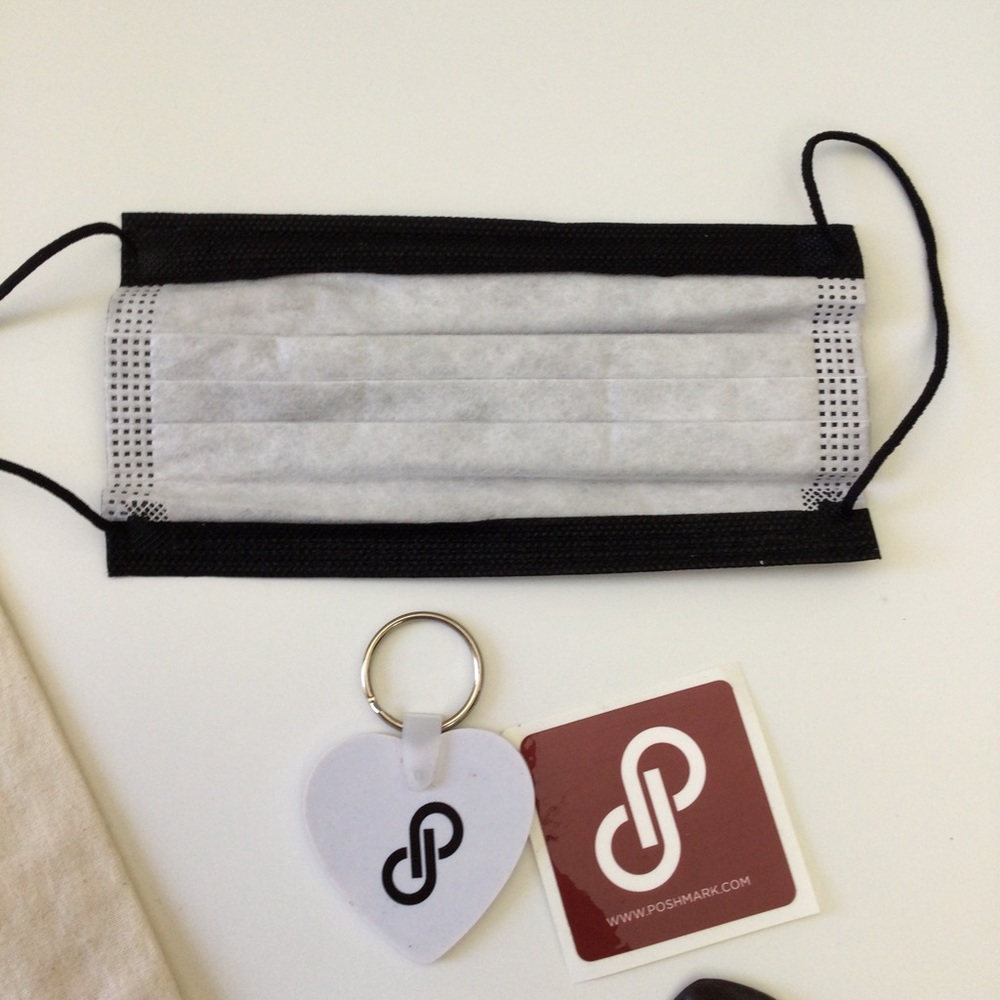 Poshmark Reusable Fabric Tote Bag, Keychain, Balloons, Face Mask, Sticker New - Picture 3 of 7